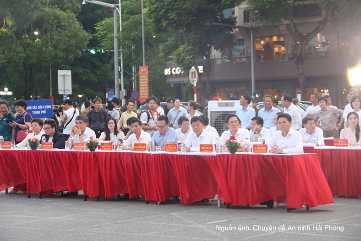 Các đại biểu tham gia sự kiện.