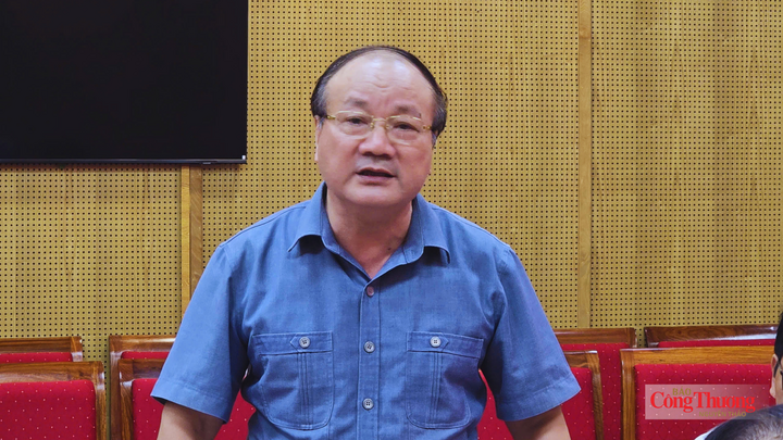 PGS.TS Nguyễn Toàn Thắng - nguyên Viện trưởng Viện Văn hóa và Phát triển, Học viện Chính trị quốc gia Hồ Chí Minh phát biểu tại tọa đàm.