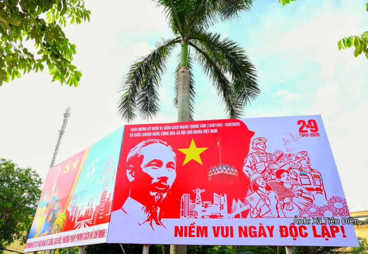 Theo ghi nhận của phóng viên Báo Công Thương, những ngày cuối tháng Tám lịch sử, khắp các nẻo đường trên toàn tỉnh Hà Tĩnh được khoác lên mình một diện mạo hoàn toàn mới.