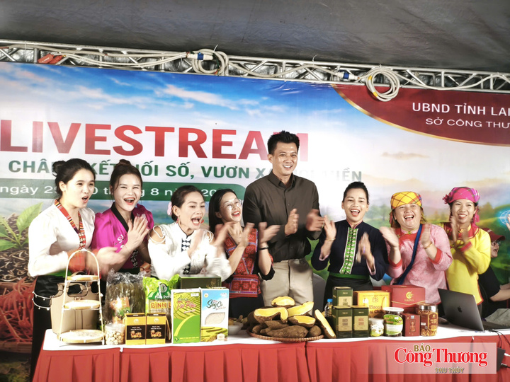 Phiên livestream do diễn viên Hà Việt Dũng và KOC Cô Ba Hồng thực hiện thu hút người tiêu dùng và du khách trong tối 29/8.