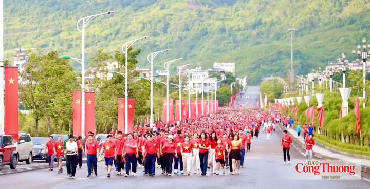 Hơn 11.000 cán bộ, chiến sĩ, học sinh, sinh viên và người dân tại Lai Châu tham gia chương trình đi bộ “Cùng Việt Nam tiến bước” năm 2026, hưởng ứng thông điệp “10 tỷ bước xanh - Vì Việt Nam vững bền”.