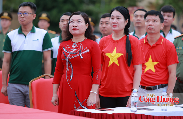 Tham gia sự kiện có đồng chí Nguyễn Thị Việt Hà - Phó Chủ tịch HĐND tỉnh, đồng chí Nguyễn Thị Nguyệt - Phó Chủ tịch UBND tỉnh và lãnh đạo các sở, ngành, địa phương.