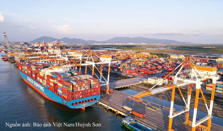 Hệ thống cảng nước sâu tại khu vực phía Đông là một trong những lợi thế cốt lõi để TP. Hồ Chí Minh phát triển các khu công nghiệp gắn với kinh tế biển và logistics.