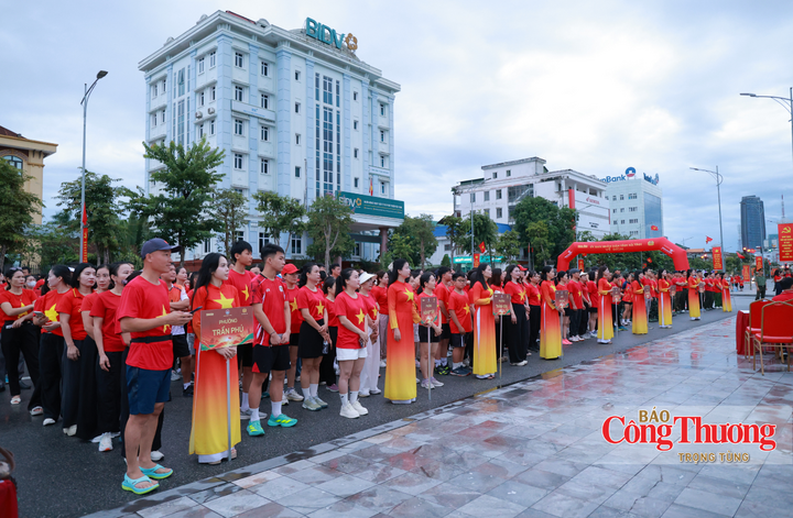 Với thông điệp "10 tỷ bước xanh - Vì Việt Nam vững bền", chương trình kêu gọi người dân trên cả nước cùng rèn luyện sức khỏe, hình thành thói quen vận động và chung tay lan tỏa lối sống xanh.