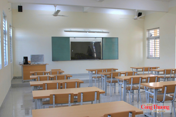 Những phòng học khang trang đón chờ các em học sinh.