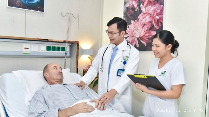 Bệnh nhân nước ngoài đến khám, chữa bệnh tại Khoa Quốc tế, Bệnh viện Quân y 175.