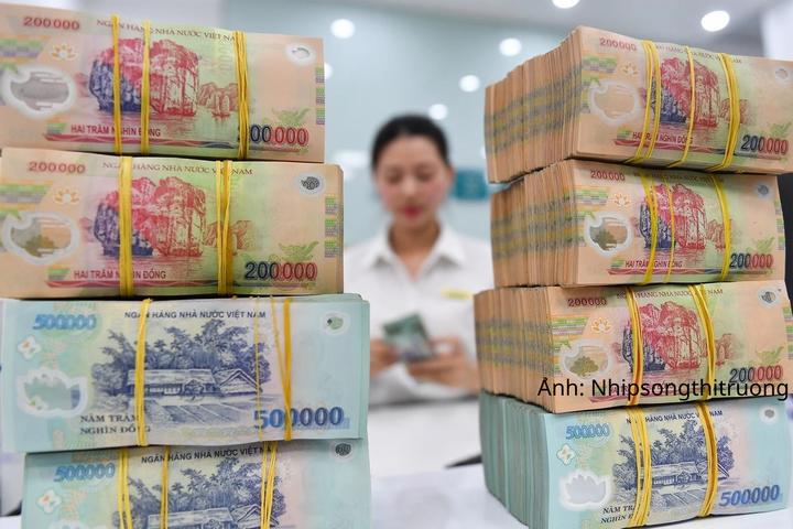 Ngân hàng phát hành 156.000 tỷ đồng trái phiếu trong 7 tháng đầu năm.