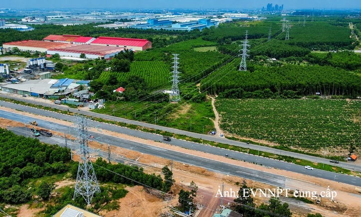 Cung đoạn đường dây 220kV Nhà máy điện Nhơn Trạch 3 - TBA 220kV Khu công nghiệp Nhơn Trạch.