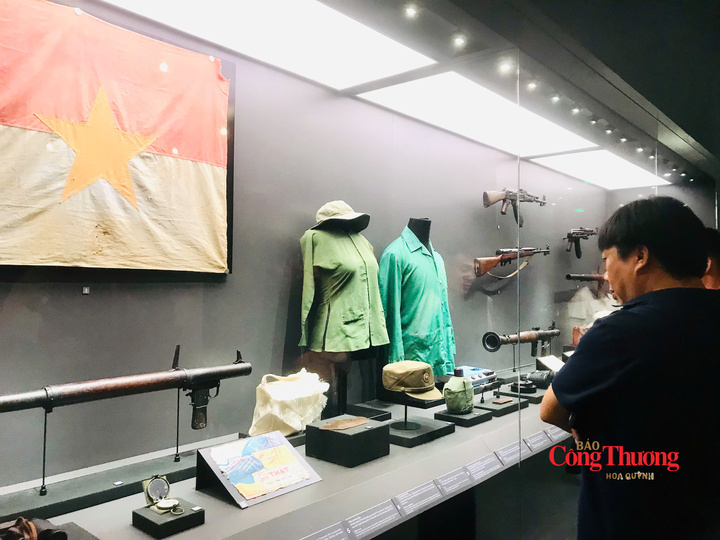 Quốc khánh 2/9 là dịp để người dân tìm hiểu lịch sử đất nước.