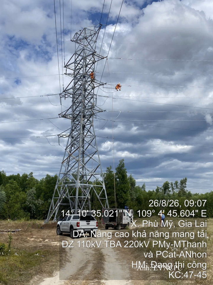 Thi công cải tạo đường dây 110kV Phù Mỹ-Mỹ Thành và Phù Cát-An Nhơn (phần còn lại) (Gia Lai).