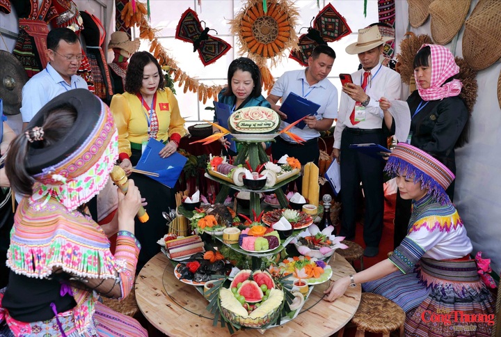 Hội thi ẩm thực truyền thống các dân tộc.
