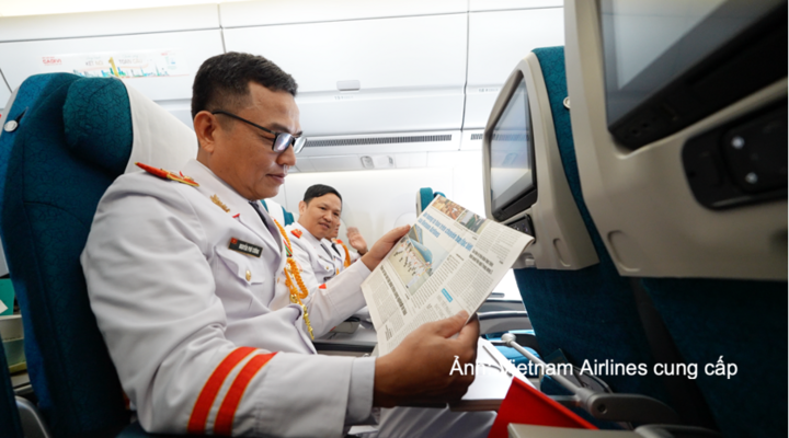 Giai điệu mừng Quốc khánh vang lên trên chuyến bay Vietnam Airlines - 9