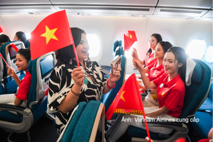 Giai điệu mừng Quốc khánh vang lên trên chuyến bay Vietnam Airlines - 16