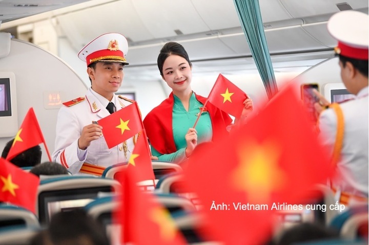 Giai điệu mừng Quốc khánh vang lên trên chuyến bay Vietnam Airlines - 18