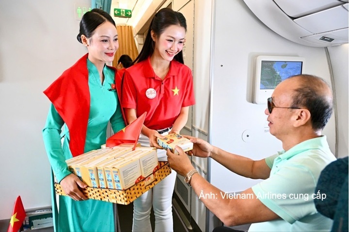 Giai điệu mừng Quốc khánh vang lên trên chuyến bay Vietnam Airlines - 20