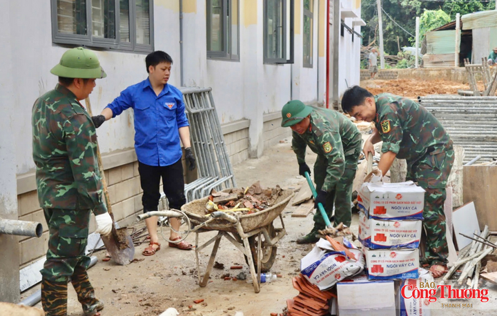 Đoàn Kinh tế - Quốc phòng 717 (Binh đoàn 15) huy động khoảng 115 cán bộ, chiến sĩ và người lao động đến hỗ trợ hoàn thiện trường.