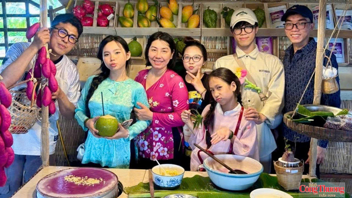 Du khách tham quan, trải nghiệm tại Cần Thơ trong dịp lễ Quốc khánh; các khu, điểm du lịch chủ động tổ chức nhiều hoạt động vui chơi, trải nghiệm hấp dẫn.