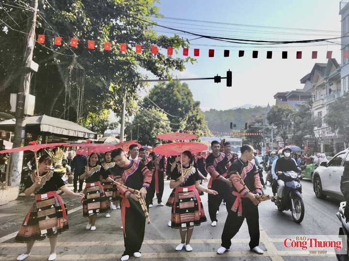 Đặc sắc văn hóa các dân tộc thu hút người dân, du khách dịp Tết Độc lập 2/9 tại Than Uyên (Lai Châu).