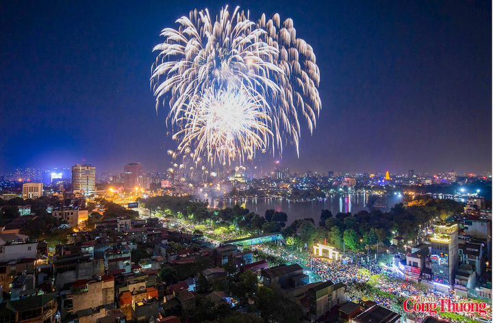 Điểm bắn pháo hoa tại công viên Thống nhất.