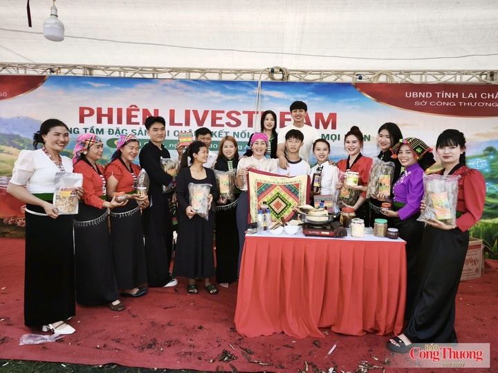 Các sản phẩm tiêu biểu của Than Uyên hấp dẫn người tiêu dùng trong những phiên livestream.