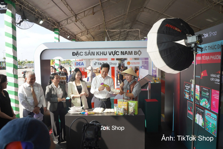 Tháng 6/2026, Cục Thương mại điện tử và Kinh tế số phối hợp với Sở Công Thương tỉnh Đồng Tháp, TikTok Shop tổ chức chương trình đào tạo tập huấn, hướng dẫn doanh nghiệp, tiểu thương, hộ kinh doanh, hợp tác xã ứng dụng thương mại điện tử