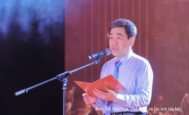 Ông Nguyễn Quốc Hoàn phát biểu tại chương trình nghệ thuật.