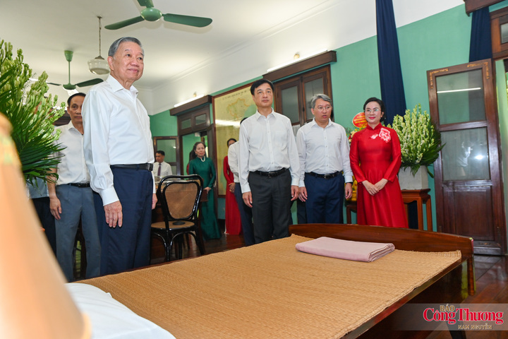 Tổng Bí thư, Chủ tịch nước Tô Lâm dâng hương tưởng nhớ Chủ tịch Hồ Chí Minh - 5
