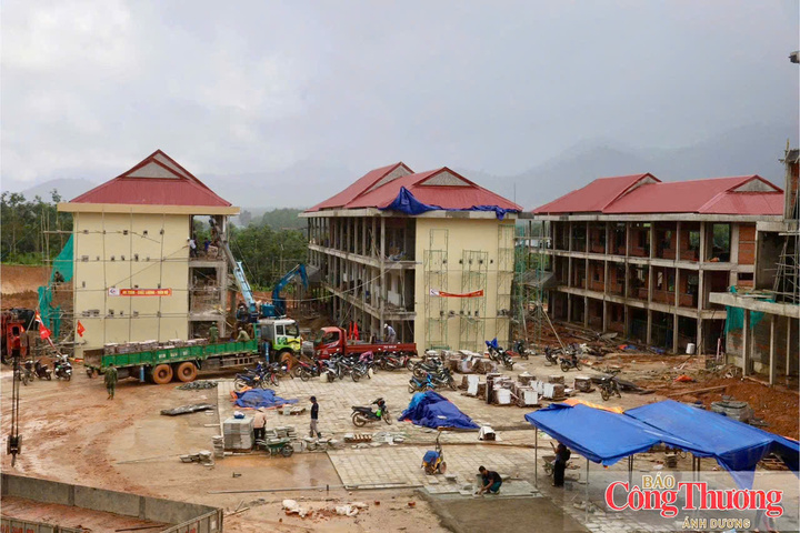 Những ngôi trường mới dần hoàn thiện.
