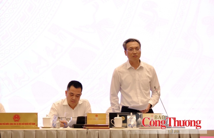 Thiếu tướng Nguyễn Quốc Toản, Chánh Văn phòng, Người phát ngôn Bộ Công an phát biểu. Ảnh: Lê An