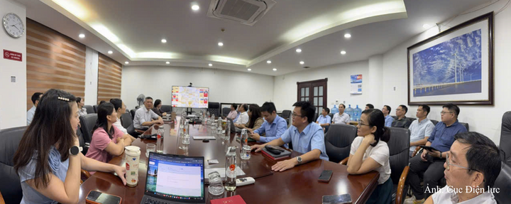 Đảng bộ Cục Điện lực học tập, quán triệt một số Nghị quyết, Chỉ thị của Bộ Chính trị.