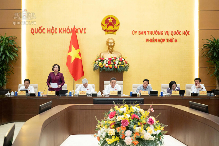 Phó Chủ tịch Quốc hội Nguyễn Thị Hồng điều hành nội dung Ủy ban Thường vụ Quốc hội họp Phiên thứ 6 cho ý kiến về dự án Luật sửa đổi, bổ sung một số điều của Luật Chứng khoán.