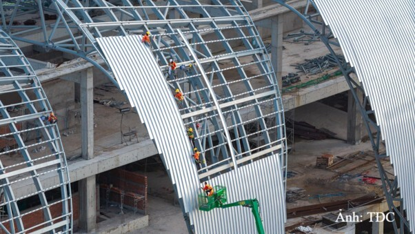Lộ diện 13 'nhịp sóng' trên mái Trung tâm Hội nghị APEC - 7