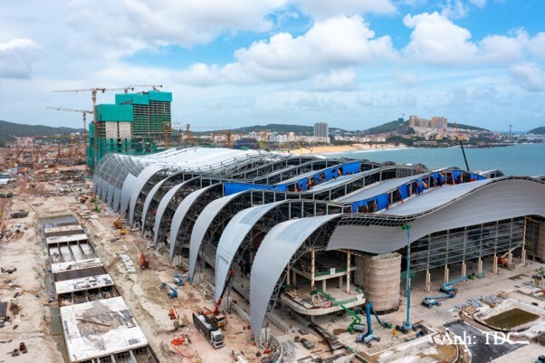 Lộ diện 13 'nhịp sóng' trên mái Trung tâm Hội nghị APEC - 9