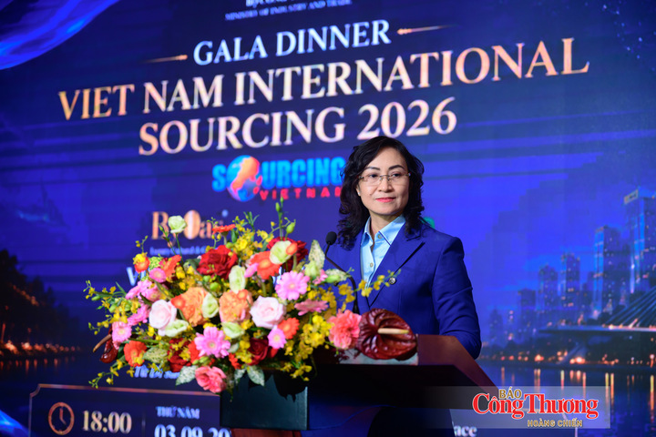 Thứ trưởng Bộ Công Thương Phan Thị Thắng phát biểu tại chương trình