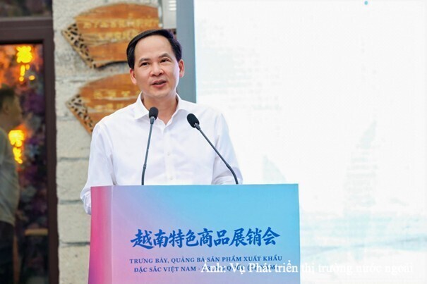 Phó Tỉnh trưởng Sơn Đông Ôn Noãn phát biểu tại Lễ khai mạc.
