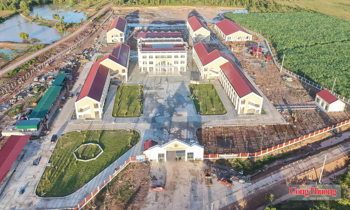 Trường Phổ thông nội trú Tiểu học và THCS Buôn Đôn, Đắk Lắk vừa xây dựng xong để chào đón năm học mới.