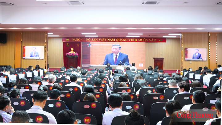 Điểm cầu trực tuyến tại Bộ Công Thương nghiên cứu, học tập, quán triệt và triển khai thực hiện một số Nghị quyết, Chỉ thị của Bộ Chính trị, sáng 3/9/2026