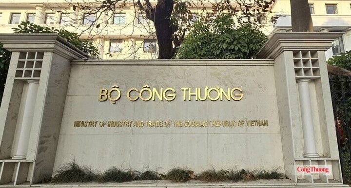 Bộ Công Thương tạm ngưng hiệu lực Thông tư số 09 về quy chuẩn sữa dạng lỏng - 1