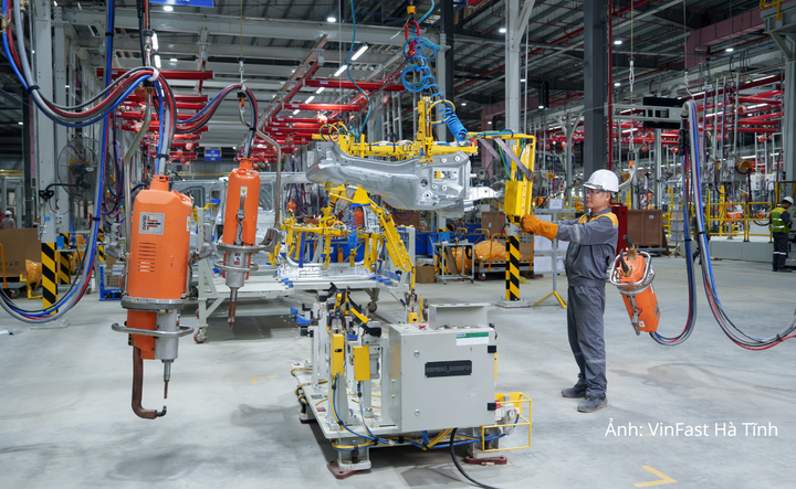 Tháng 8/2026, chỉ số sản xuất công nghiệp (IIP) của toàn tỉnh Hà Tĩnh ước tính tăng 5,75% so với tháng trước.