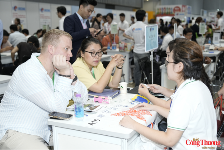 Khoảng 3.000 cuộc kết nối giao thương (B2B) được sắp xếp có chọn lọc và 13.000 lượt kết nối tự do trực tiếp tại các gian hàng tại Viet Nam International Sourcing 2026