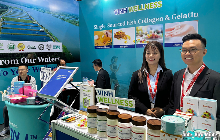 Doanh nghiệp Việt Nam giới thiệu sản phẩm tại triển lãm Vitafoods Asia 2026.