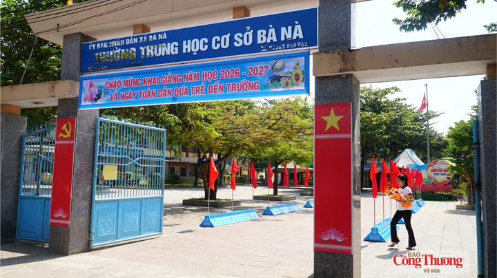 Các trường học tại TP. Đà Nẵng đã được trang trí cờ hoa rực rỡ, sẵn sàng cho ngày khai giảng 5/9 - Ngày toàn dân đưa trẻ đến trường.