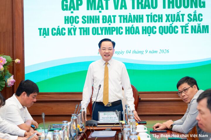 Ông Nguyễn Hữu Tú  Tổng Giám đốc Vinachem phát biểu tại sự kiện.