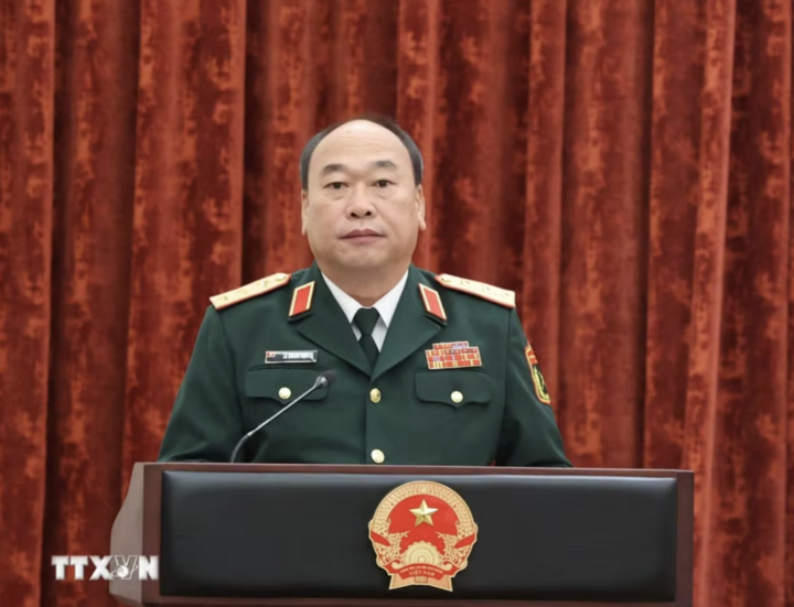 Thượng tướng Lê Quang Đạo, Phó Tổng Tham mưu trưởng Quân đội Nhân dân Việt Nam phát biểu nhận nhiệm vụ. (Ảnh: Thống Nhất/TTXVN)