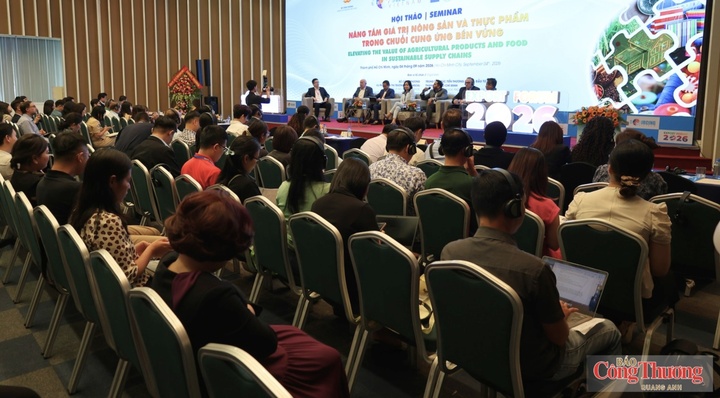Hội thảo thu hút đông đảo khách tham dự.
