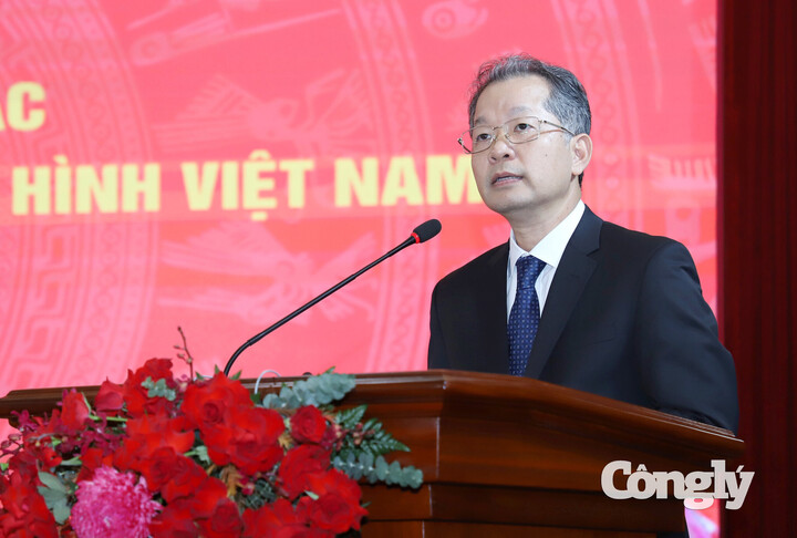 Chánh án TAND tối cao Nguyễn Văn Quảng phát biểu tại lễ ký kết.