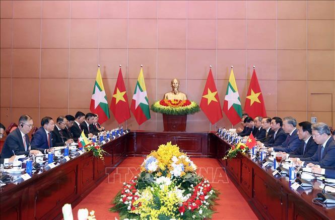 Tổng Bí thư, Chủ tịch nước Tô Lâm và Tổng thống Myanmar Min Aung Hlaing hội đàm. Ảnh: Thống Nhất/TTXVN