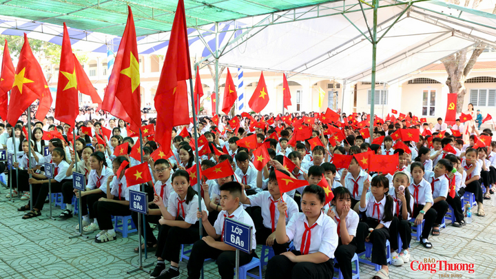 Không khí hân hoan tại Trường THCS và THPT Ngã Sáu trong lễ khai giảng năm học 2026-2027.