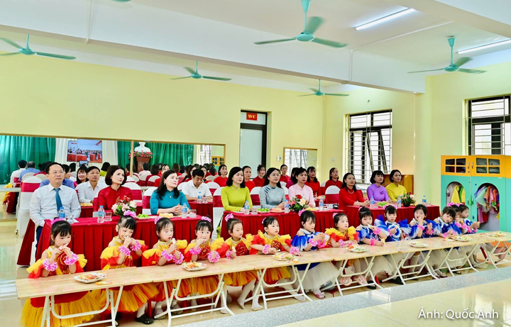 Năm học 2026-2027 là năm đầu tiên ngành giáo dục xã Yên Mô vận hành hệ thống cơ sở giáo dục sau sắp xếp. Với nguồn lực được tập trung, đầu mối tinh gọn, tạo điều kiện để các trường thực hiện tốt mục tiêu “ổn định tổ chức, đổi mới quản trị, nâng cao chất lượng, phát triển bền vững”.