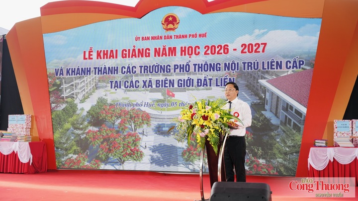 Chủ tịch UBND thành phố Huế Lê Trí Thanh phát biểu tại buổi lễ.